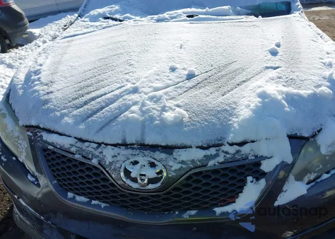 2010 Toyota Camry Se z USA, uszkodzony, nr VIN 4T1BF3EK3AU026312